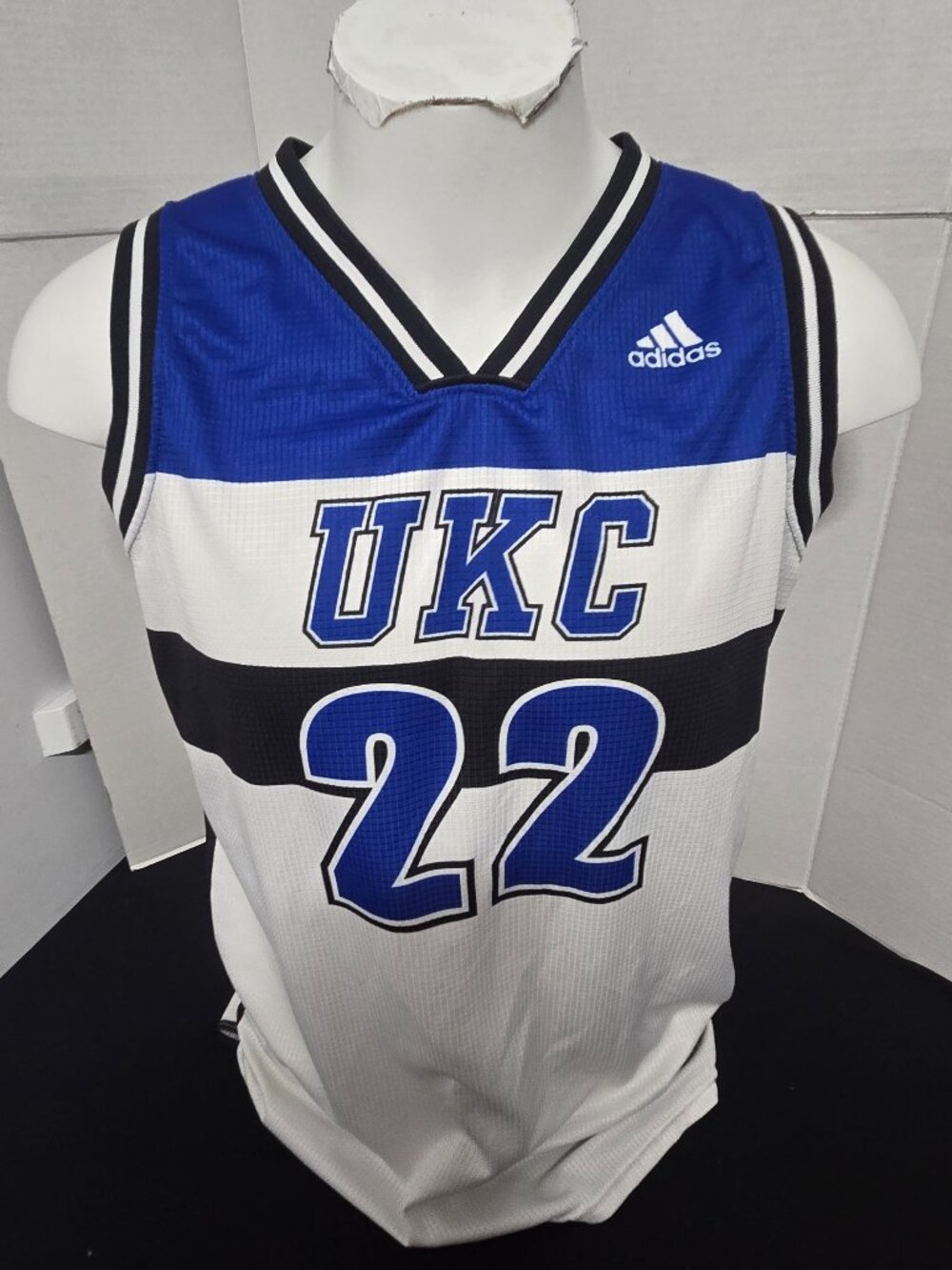 Adidas UKC University of King's College #22 Basketball Jersey Women's Large Clim